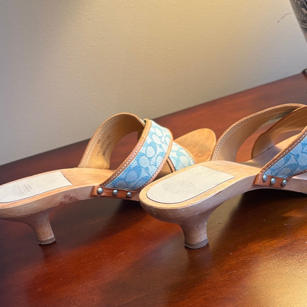 Women's Blue Coach Sharon sandal with wooden heel size 9M - Picture 4 of 4